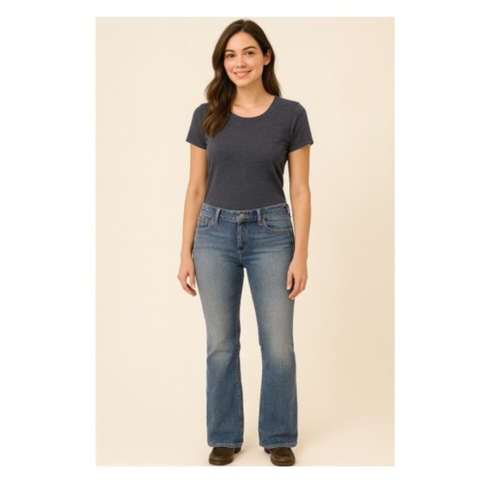 Calvin Klein Light Wash Bootcut Jeans (Size 28/6)